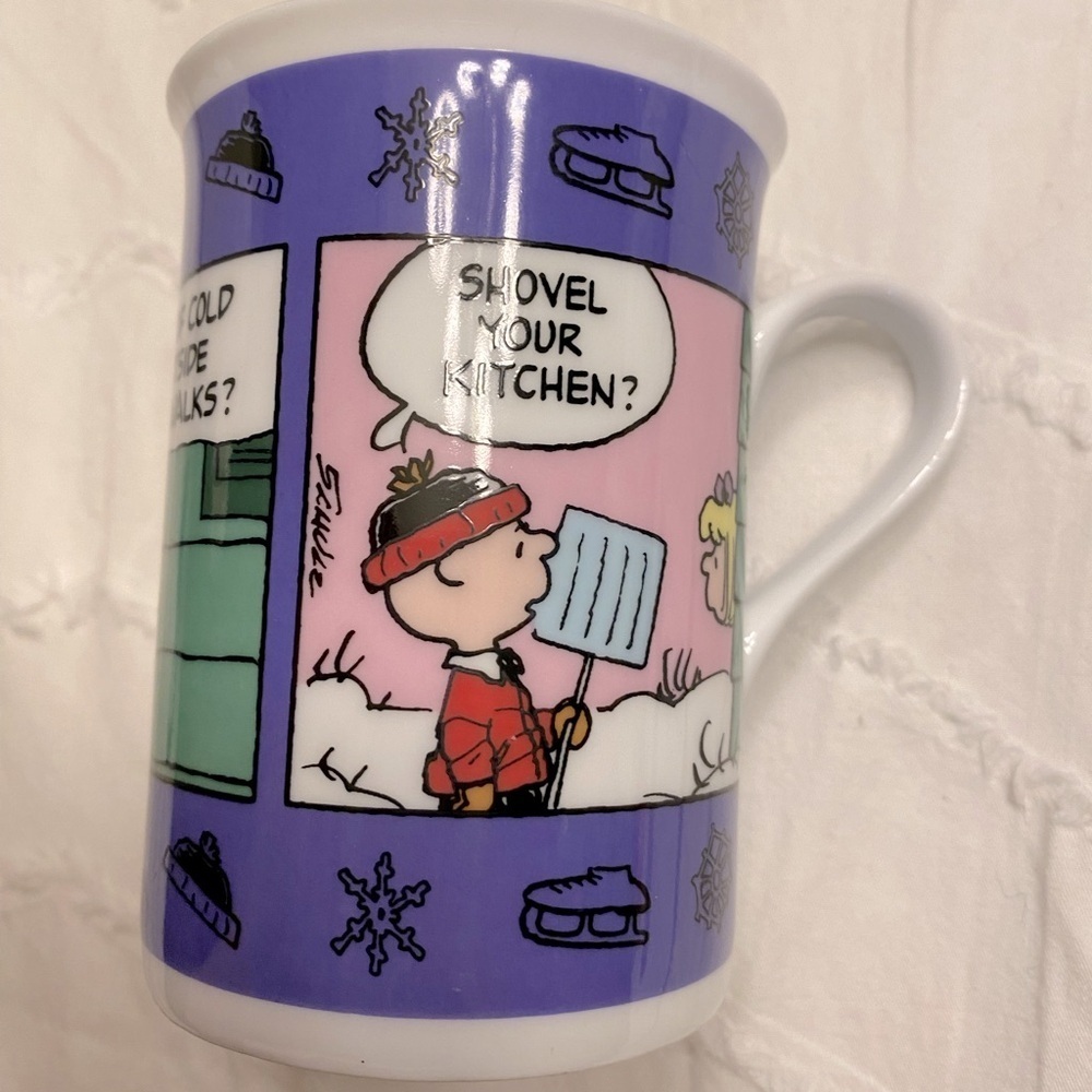 Peanuts Charlie Brown Calendar mug January Winter Helper Charles Schulz